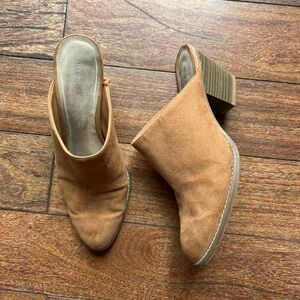 Caramel Suede Block heel Mules